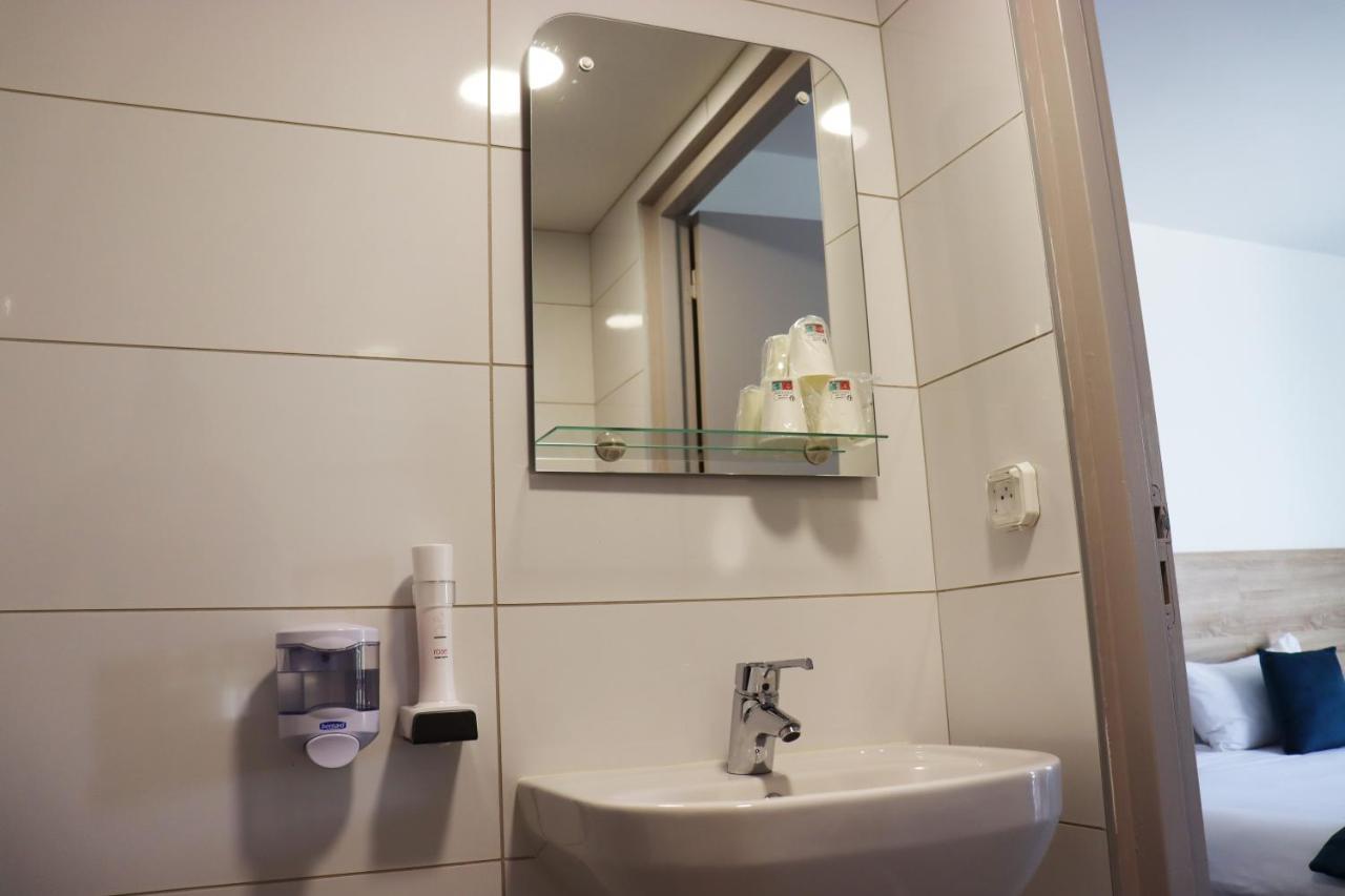Hotel Lemand Lyon Est - Вільфонтен Екстер'єр фото